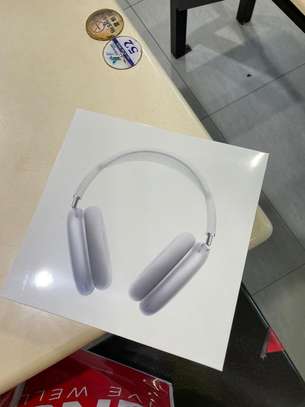Apple AirPods Max Headphones image 7