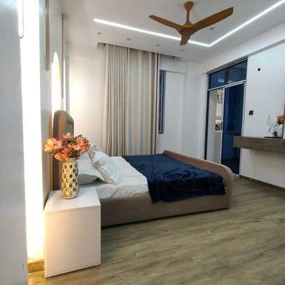 Serviced 2 Bed Apartment with En Suite at Tudor image 6