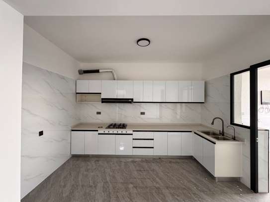 4 Bed Apartment with En Suite in Kileleshwa image 6