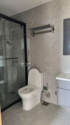1 Bed Apartment with En Suite in Riara Road image 3