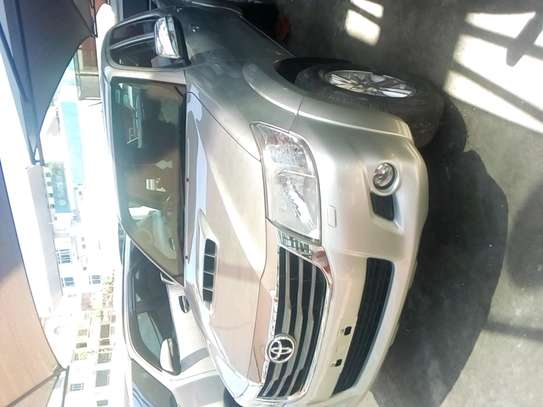 Toyota Hilux invincible image 4