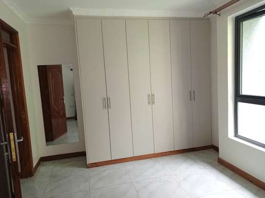 2 Bed Apartment with En Suite at School Lane image 10
