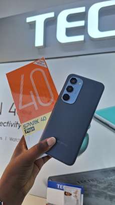 TECNO SPARK 40pro+, slim curved AMOLED Display image 2