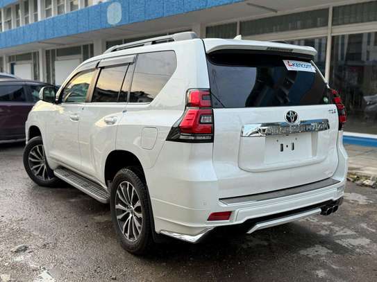 Toyota land cruiser Prado TZG diesel image 5