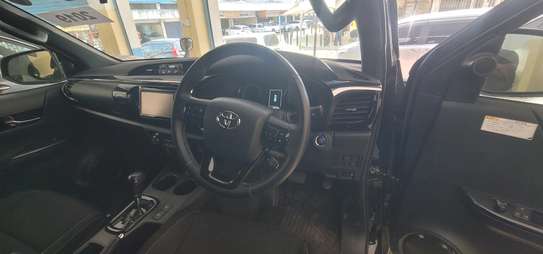 Hilux double cabin TRD image 5