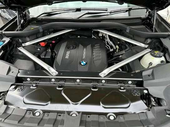 BMW X7 2020 model image 9
