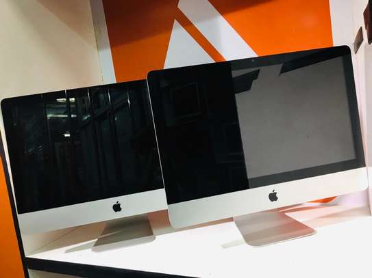 Apple 21.5 iMac Desktop Computer (Late 2013 )Core i5 image 3