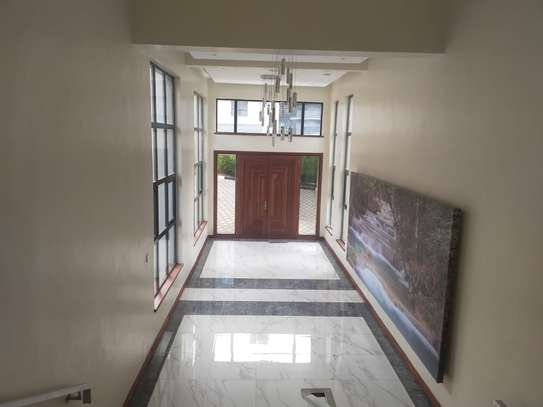 5 bedroom townhouse for rent in Hill View image 6