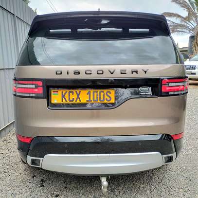 Land Rover Discovery 5 image 4