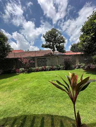 5 Bed Townhouse with En Suite in Lavington image 1