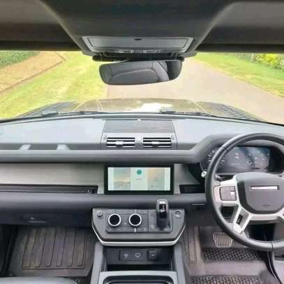 2020 Land Rover defender image 4