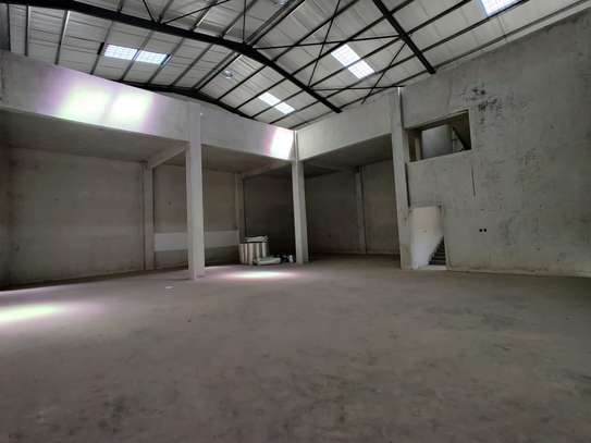 8,500 ft² Warehouse with Parking in Ruaraka image 4