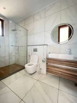 3 Bed Apartment with En Suite in Westlands Area image 10