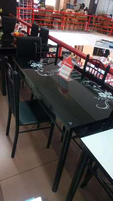 Morden dinning table 4 seater image 5