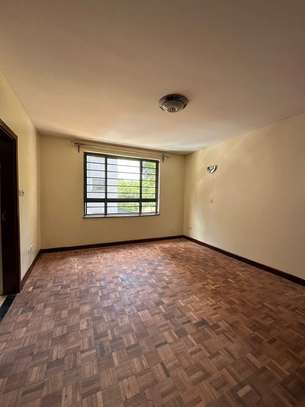 3 Bed Apartment with En Suite at Muringa Road image 5