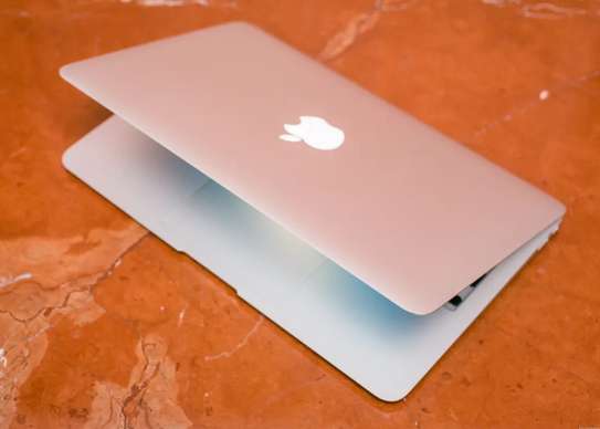 MacBook Air 11.6" Core i5 4GB RAM 128GB SSD A1465 2014 image 7