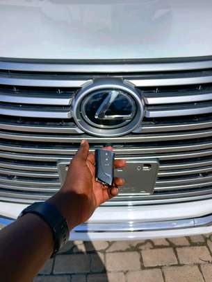 Lexus Lx600 White 2023 sport image 6