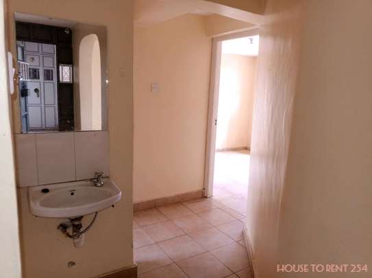 SPACIOUS MASTER ENSUITE TWO BEDROOM TO LET image 4