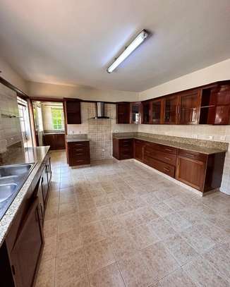 Grand 5 Bedrooms Villas Luxurious In Karen image 8