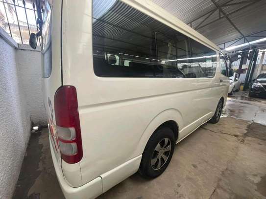 Toyota hiace 9l image 4