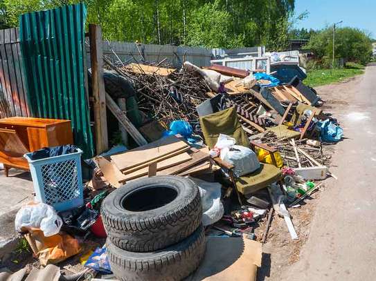 BEST JUNK, TRASH AND DEBRIS REMOVAL SERVICES | GET YOUR FREE MOVING QUOTE image 6