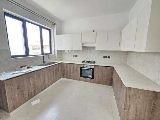 3 Bed Apartment with En Suite in Westlands Area image 14