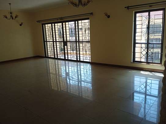 Spacious 3 br apartment + SQ-Kileleshwa image 5