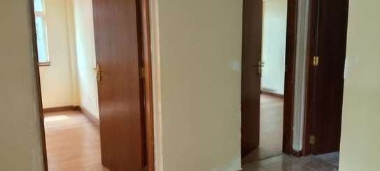 Serviced 3 Bed Apartment with En Suite in Kileleshwa image 3