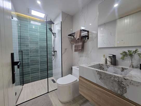 2 Bed Apartment with En Suite in Westlands Area image 5