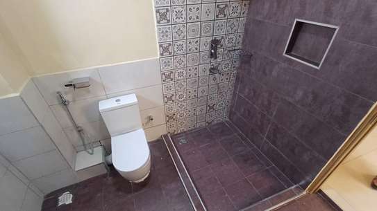 4 Bed Apartment with En Suite at Moyne Drive image 11