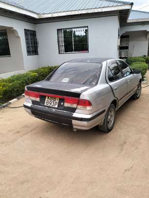 Nissan sunny image 4