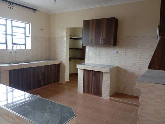 3 Bed House with En Suite in Kitengela image 14