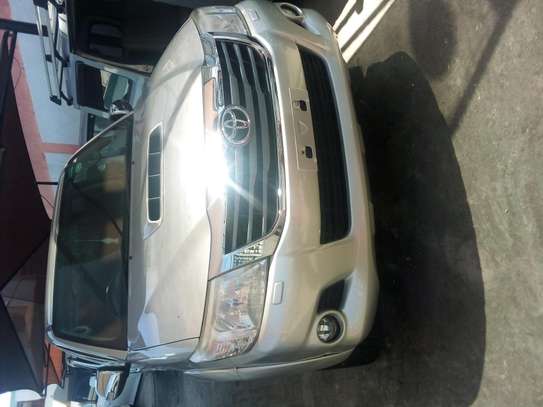 Toyota Hilux invincible image 3