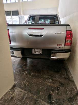 Toyota Hilux double cabin 2019 image 5
