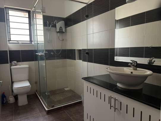Furnished 3 Bed Apartment with En Suite in Westlands Area image 5