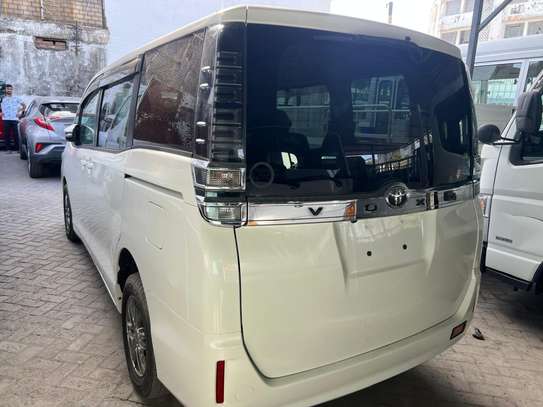Toyota Voxy For Hire in Kenya image 2