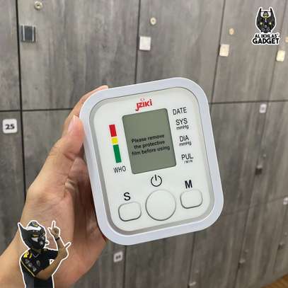 Upper Arm Blood Pressure Monitor image 4