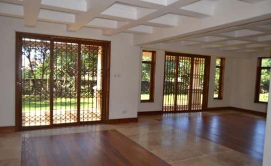 4 Bed Townhouse with Garden in Gigiri image 6