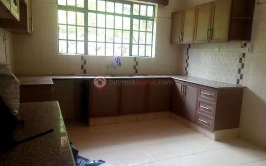 4 Bed Townhouse with En Suite at Rosslyn image 9