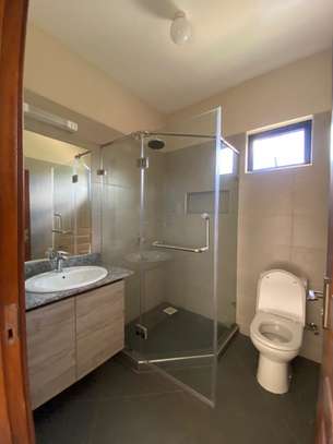 3 Bed Apartment with En Suite in Kileleshwa image 16