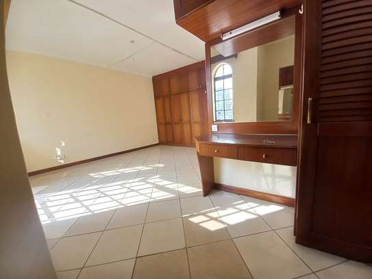 Prime Commercial Offices Property in Kilimani image 1