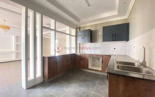 3 Bed Apartment with En Suite in Kilimani image 4