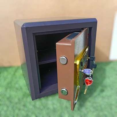 Cabinets: 40Kgs Fireproof Safe image 3