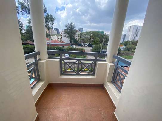 Serviced 3 Bed Apartment with Swimming Pool in Kilimani image 3