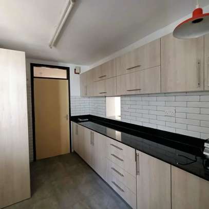 3 Bed Townhouse with En Suite in Kilimani image 4