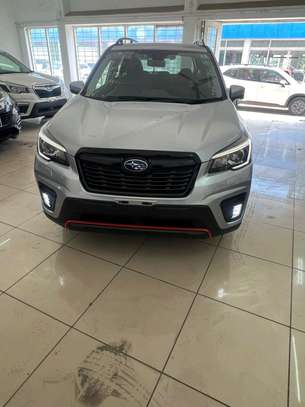 Subaru Forester X-break silver 2018 image 1