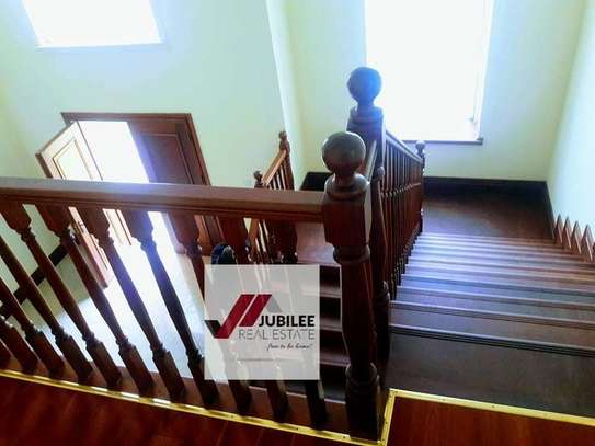 4 Bed Townhouse with En Suite in Kitisuru image 3