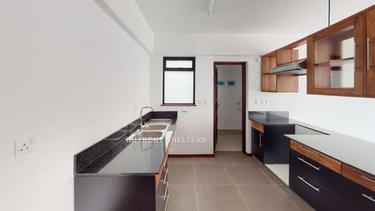 2 Bed Apartment with En Suite at Riverside Dr image 20