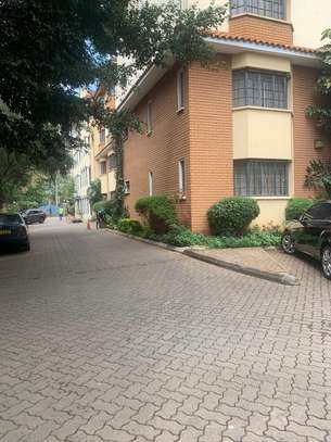 3 bedroom apartment all ensuite in kilimani image 5