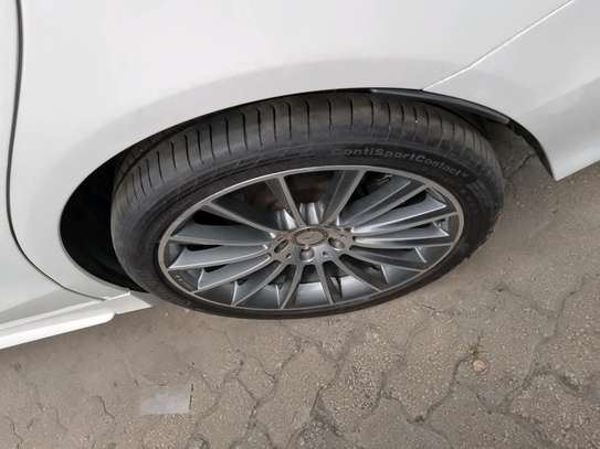 Mercendez Benz S550 AMG image 4